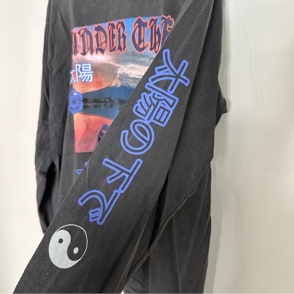 Yin and yang graphic tee - Picture 3 of 4